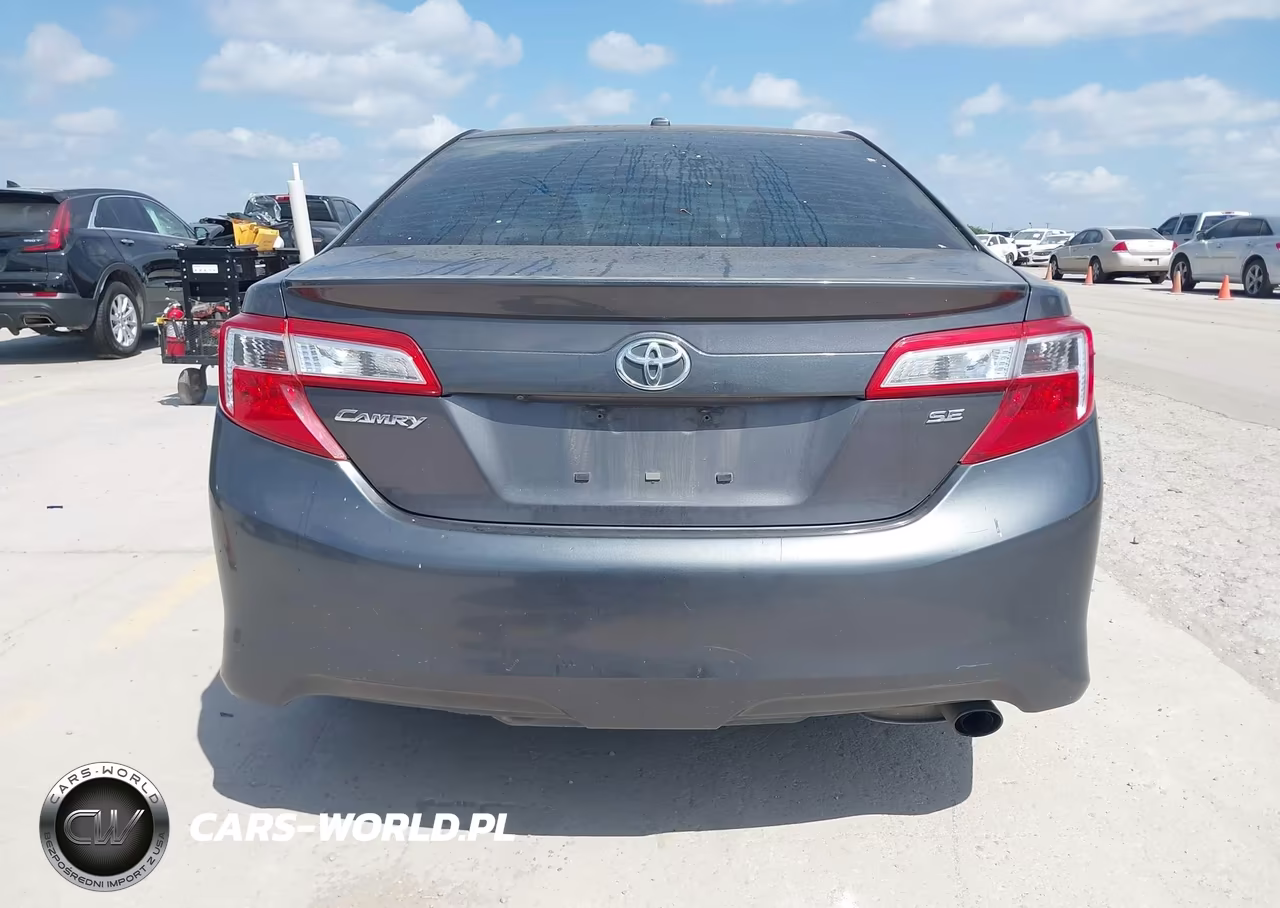 2014 Toyota Camry Se VIN:4T1BF1FK8EU830761 - 17