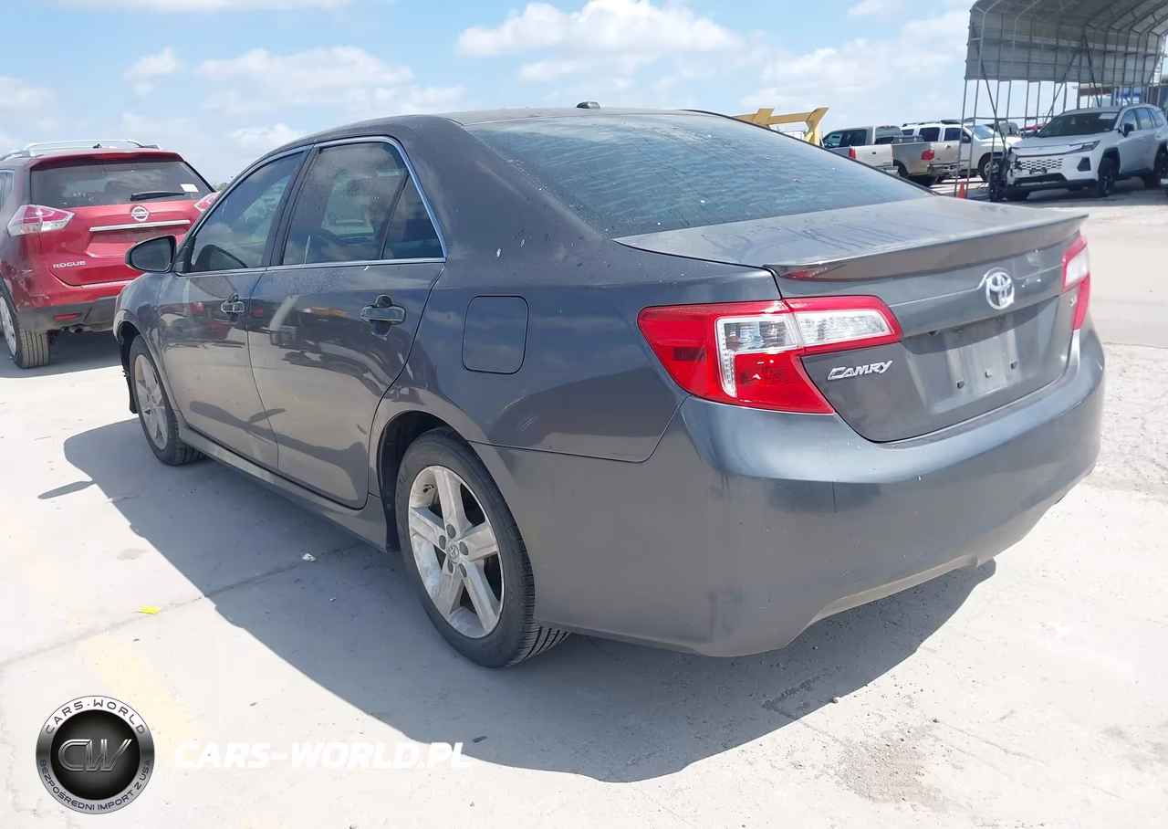 2014 Toyota Camry Se VIN:4T1BF1FK8EU830761 - 3