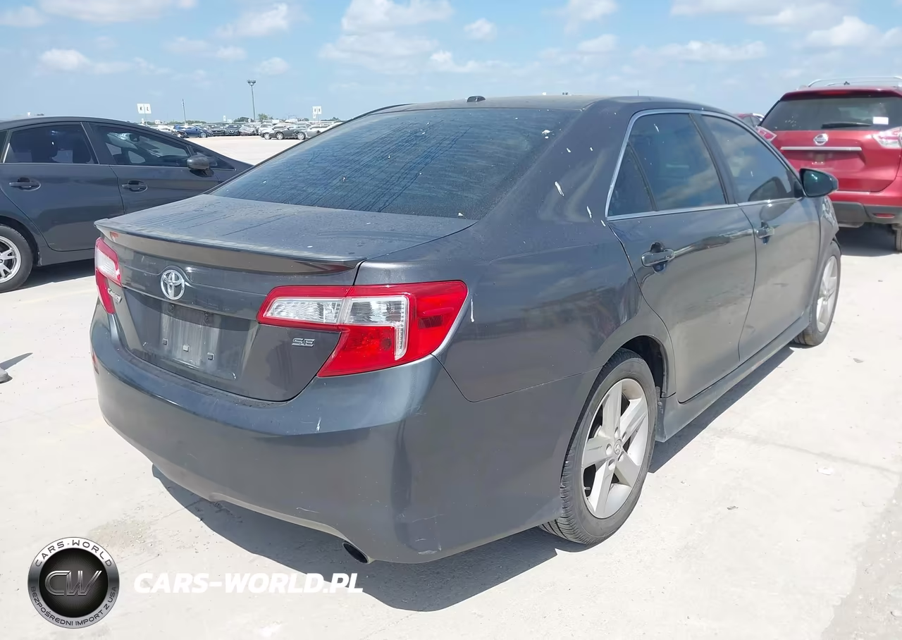2014 Toyota Camry Se VIN:4T1BF1FK8EU830761 - 4