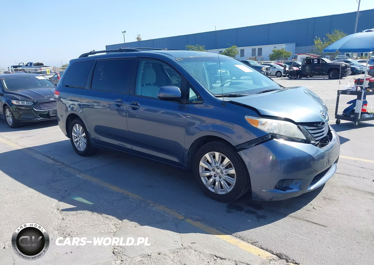 2013 Toyota Sienna Le 7 Passenger – zdjęcie 1 z 16