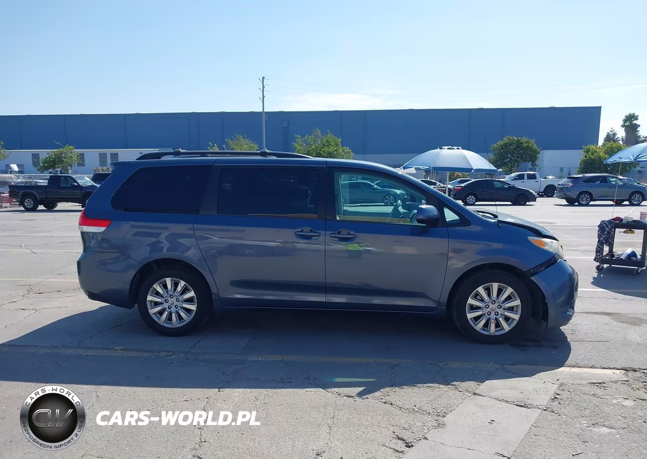 2013 Toyota Sienna Le 7 Passenger VIN:5TDJK3DC5DS069466 - 13