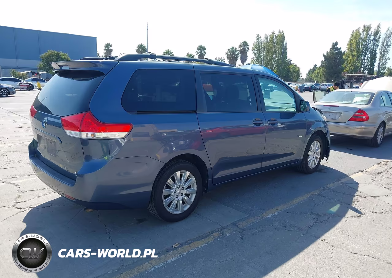 2013 Toyota Sienna Le 7 Passenger VIN:5TDJK3DC5DS069466 - 4