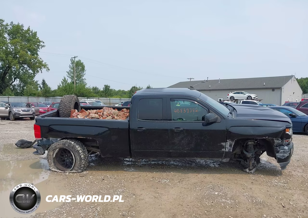2018 Chevrolet Silverado 1500 2Lt VIN:1GCVKREC7JZ366204 - 14