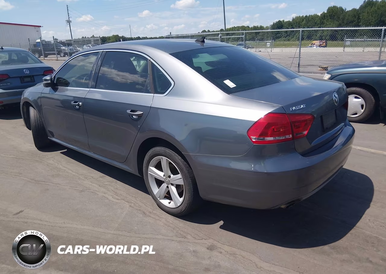 2015 Volkswagen Passat 1.8T Se VIN:1VWBT7A31FC014110 - 3