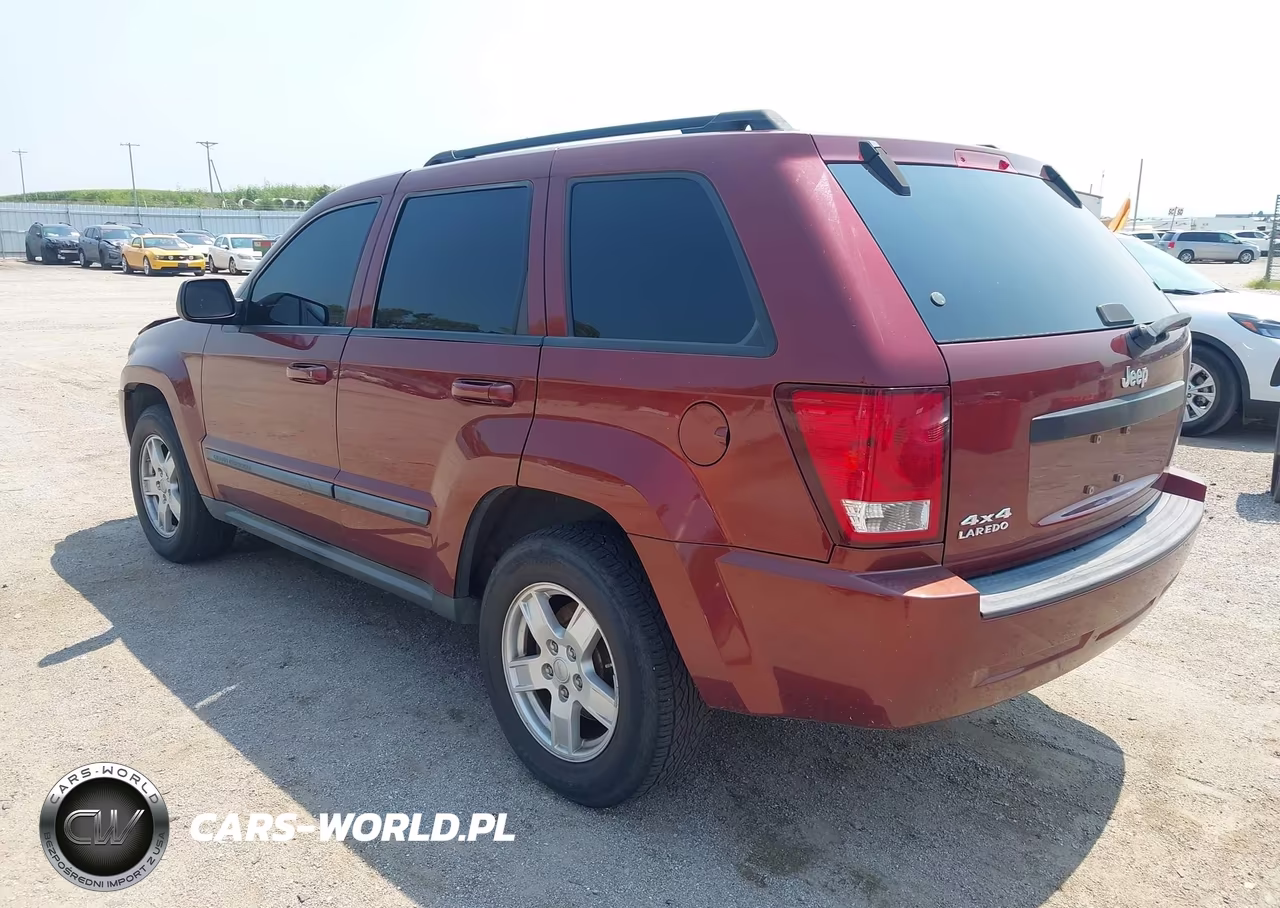 2007 Jeep Grand Cherokee Laredo VIN:1J8GR48K87C582030 - 3