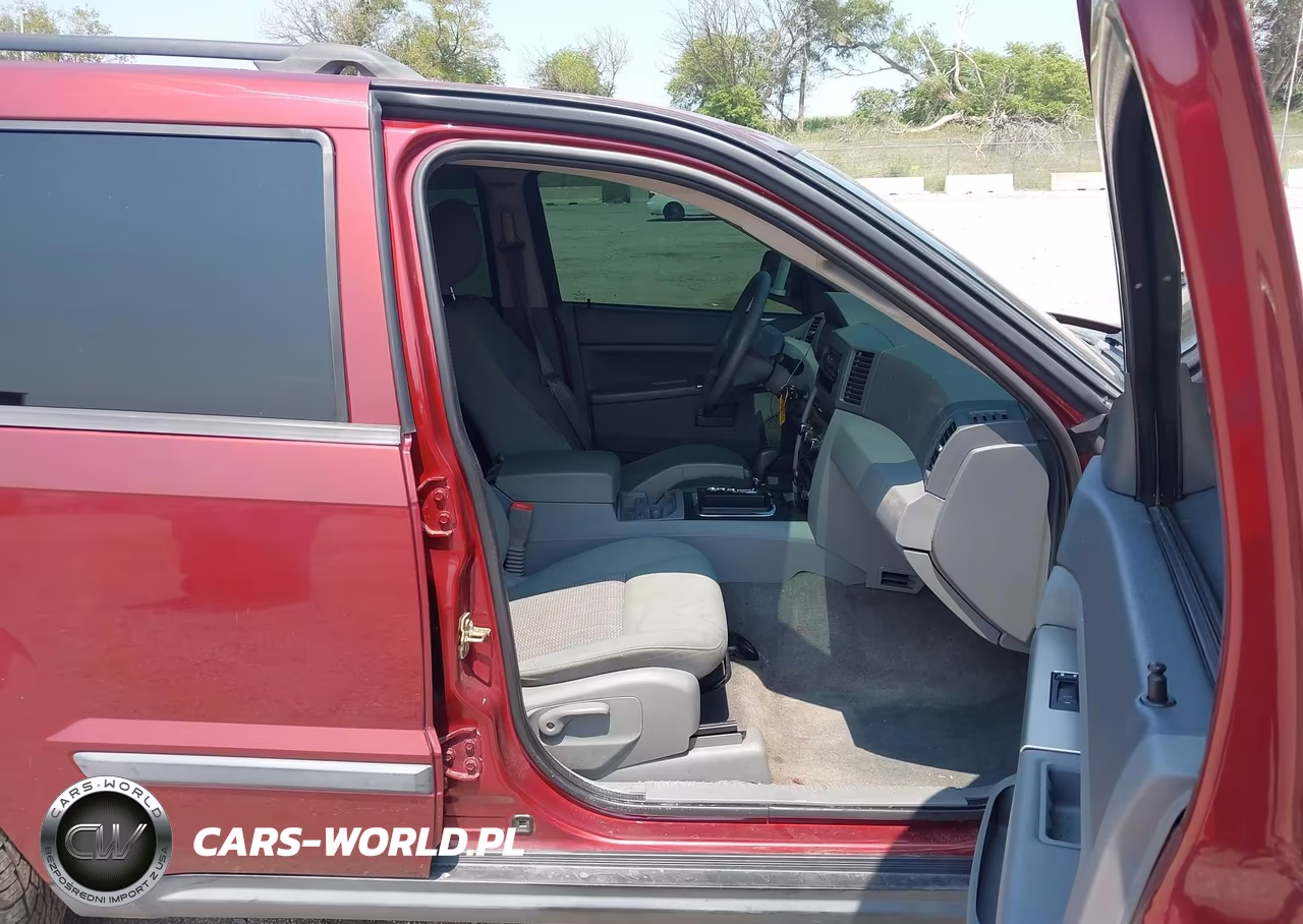 2007 Jeep Grand Cherokee Laredo VIN:1J8GR48K87C582030 - 5