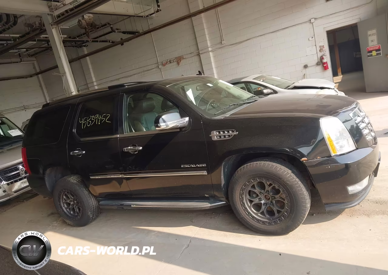 2013 Cadillac Escalade Luxury VIN:1GYS4BEFXDR243929 - 13