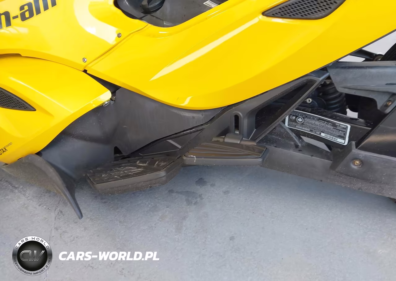 2013 Can-Am Spyder Roadster St-Sts-St Limited VIN:2BXNCBC18DV000781 - 9