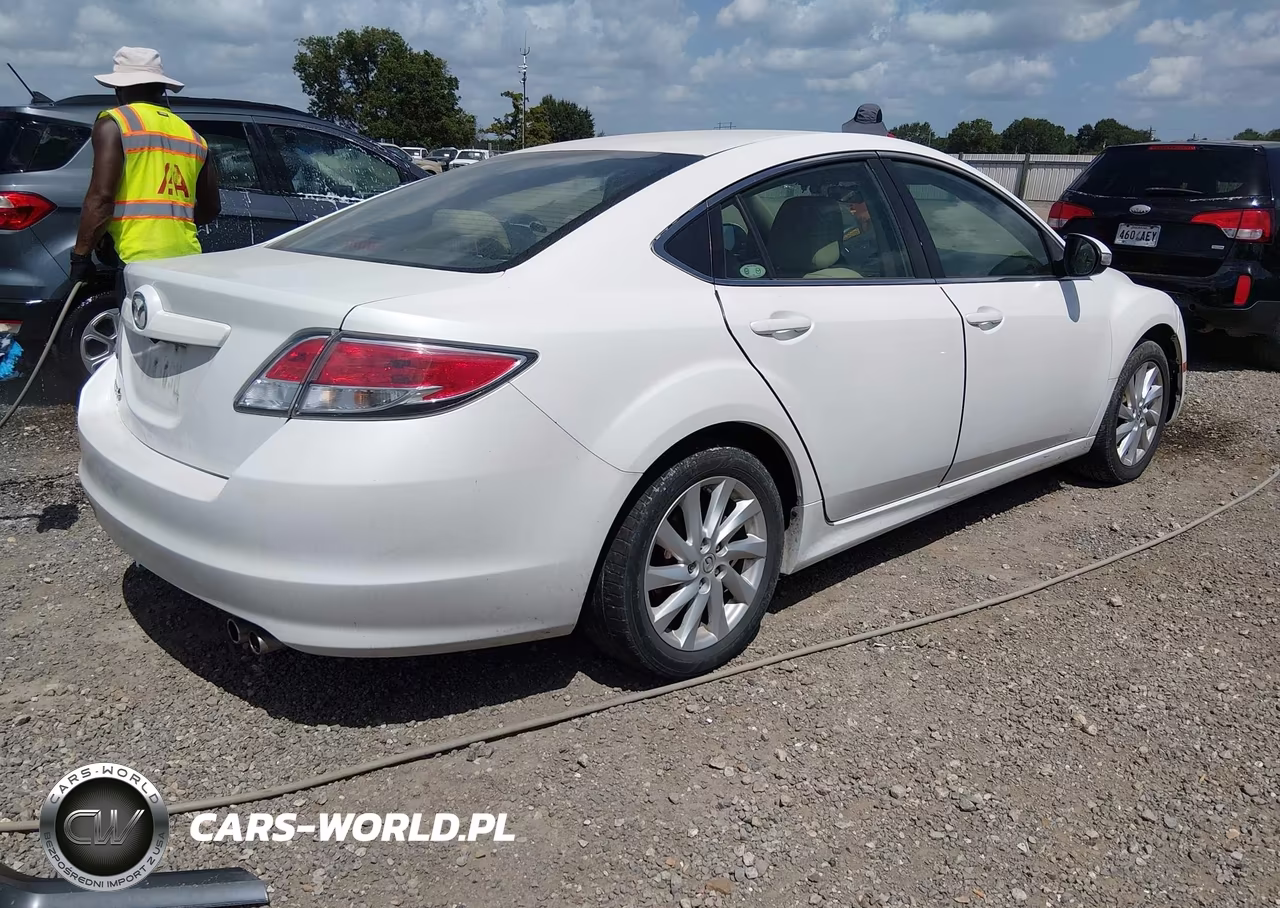 2011 Mazda Mazda6 I Grand Touring VIN:1YVHZ8CH9B5M15858 - 4