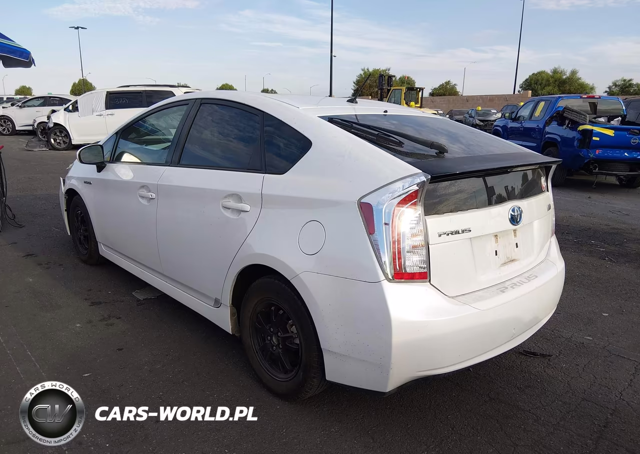 2013 Toyota Prius Two VIN:JTDKN3DU0D5621174 - 14