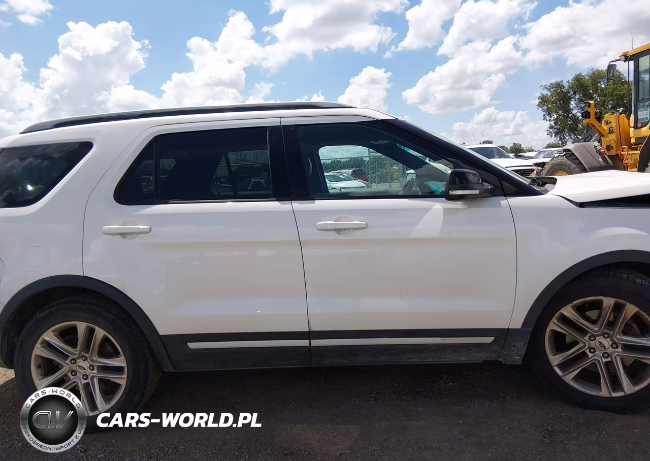 2017 Ford Explorer Xlt VIN:1FM5K7D85HGB37751 - 13