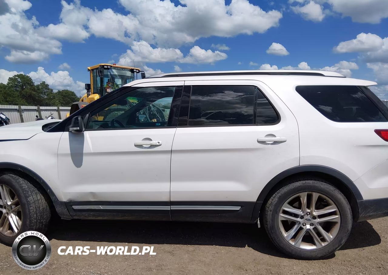 2017 Ford Explorer Xlt VIN:1FM5K7D85HGB37751 - 14