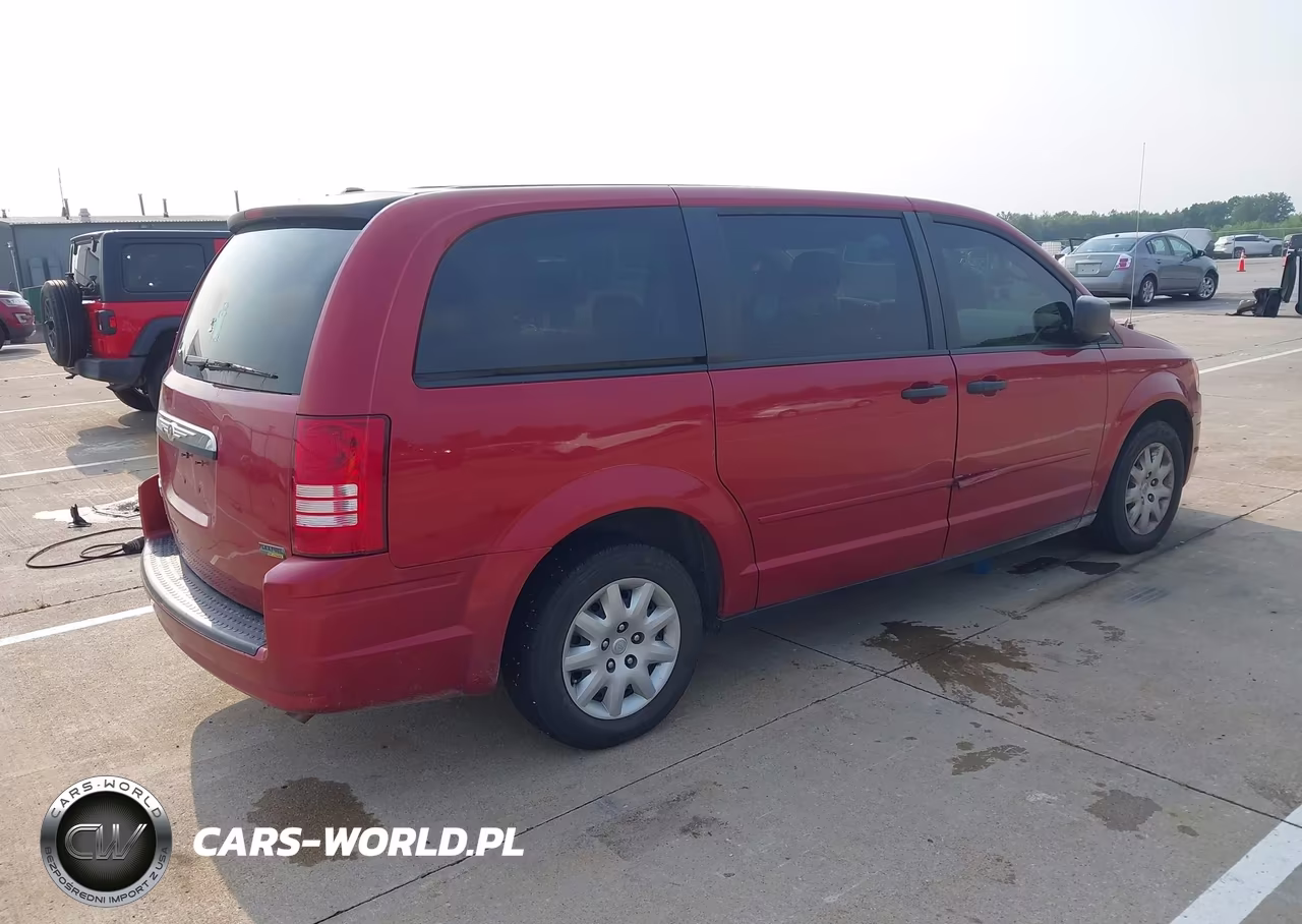 2008 Chrysler Town & Country Lx VIN:2A8HR44H88R842093 - 4
