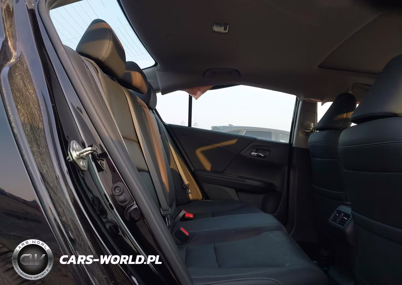 2017 Honda Accord Ex-L VIN:1HGCR2F9XHA245593 - 8