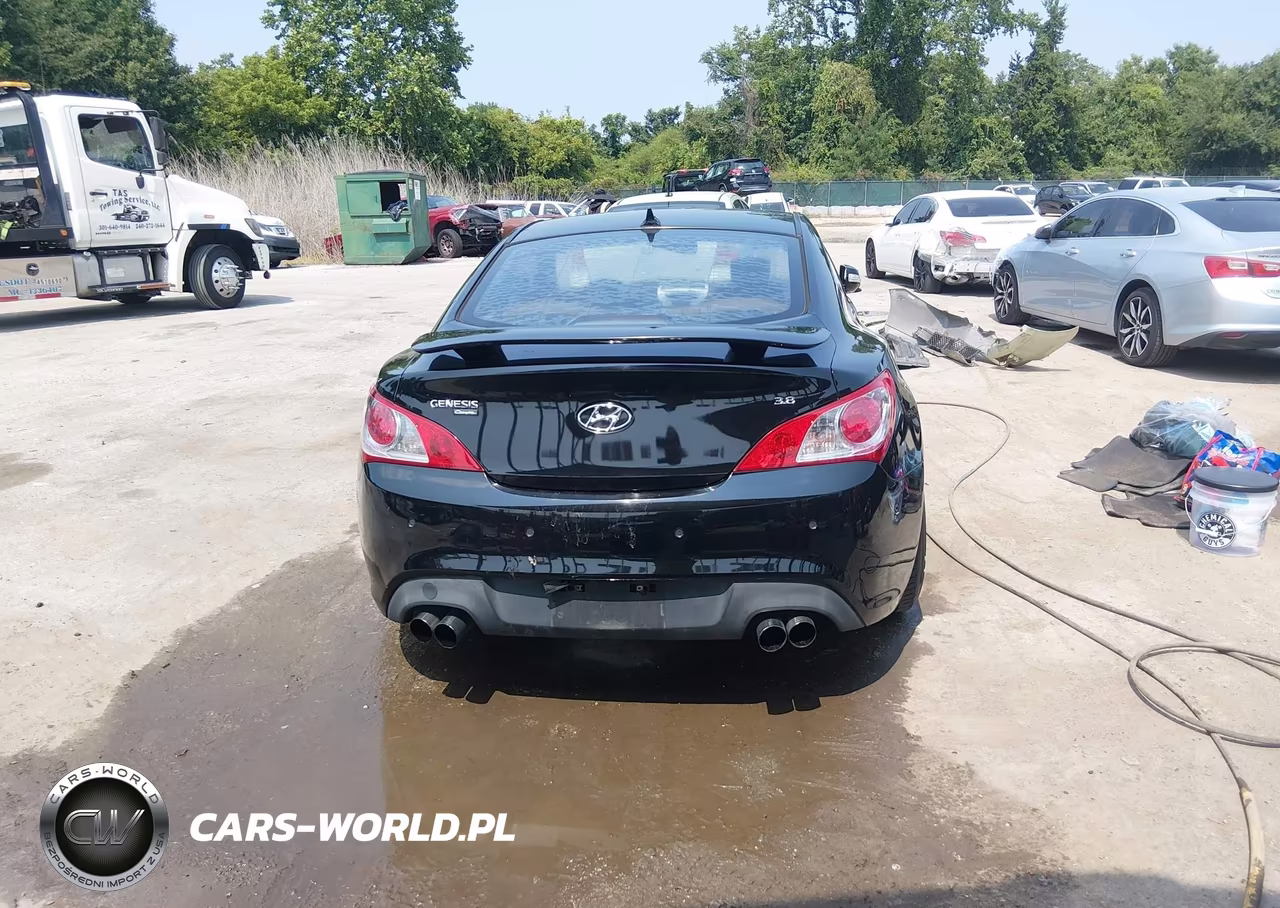 2010 Hyundai Genesis 3.8 Grand Touring VIN:KMHHU6KH5AU018349 - 16