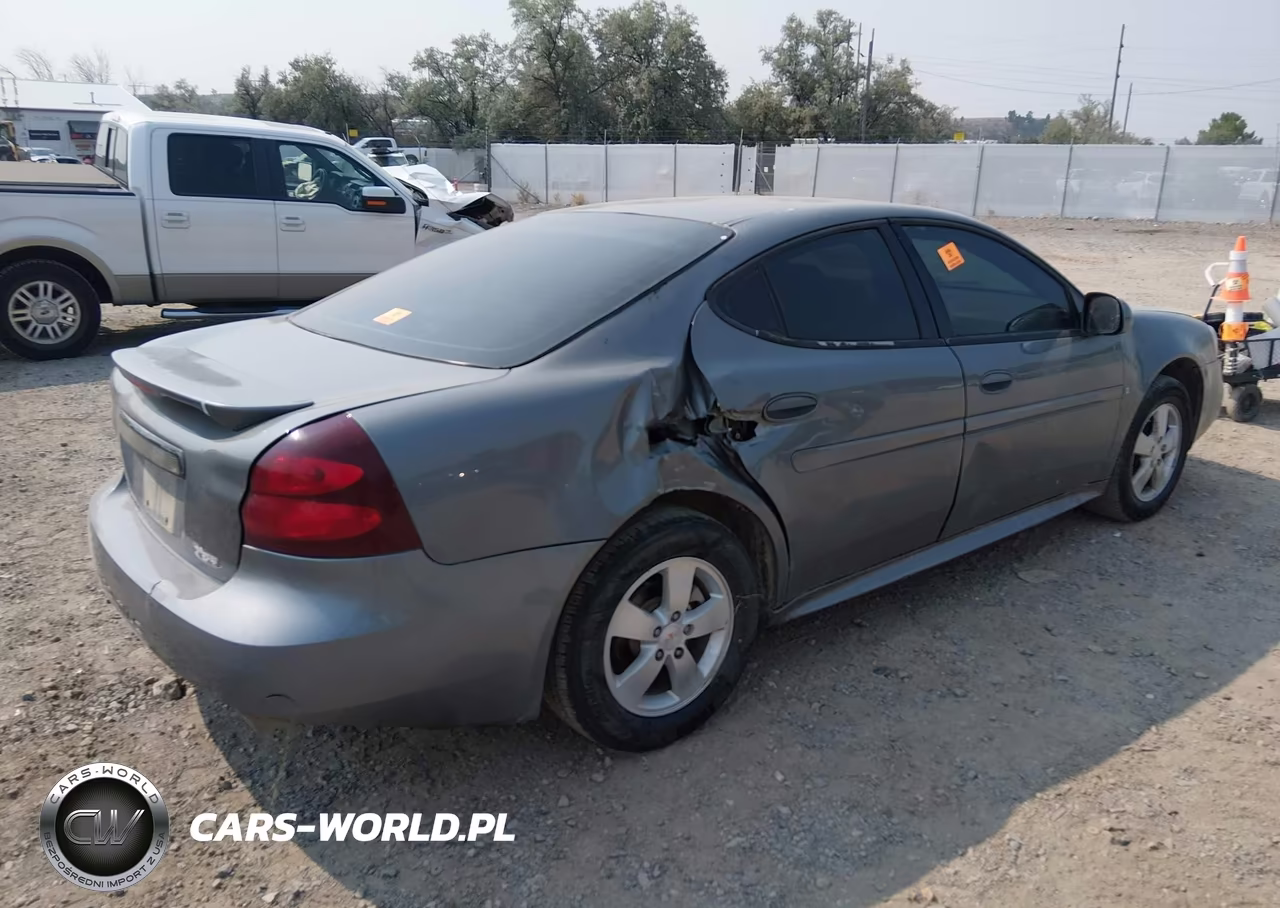 2007 Pontiac Grand Prix VIN:2G2WP552471235565 - 4