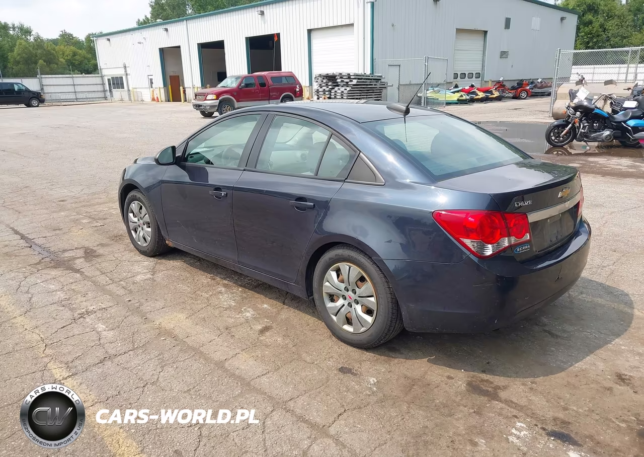 2015 Chevrolet Cruze Ls Auto VIN:1G1PA5SH2F7275325 - 3