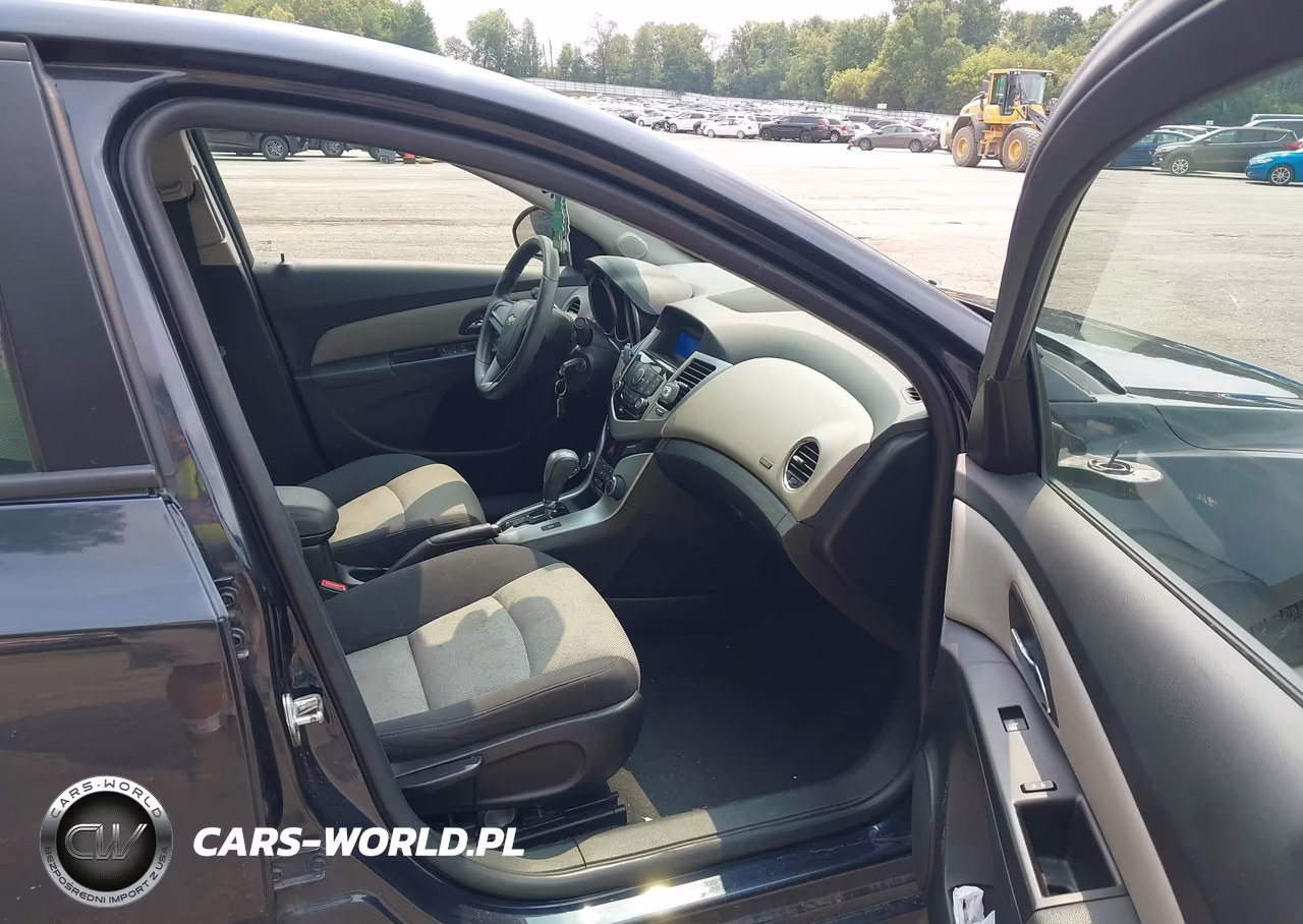 2015 Chevrolet Cruze Ls Auto VIN:1G1PA5SH2F7275325 - 5