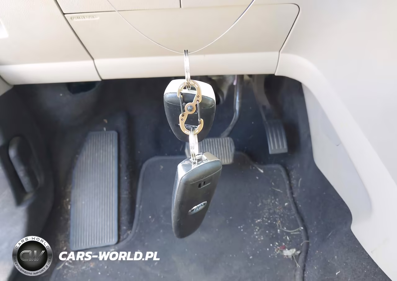 2017 Ford Escape Titanium VIN:1FMCU9J90HUA46768 - 11