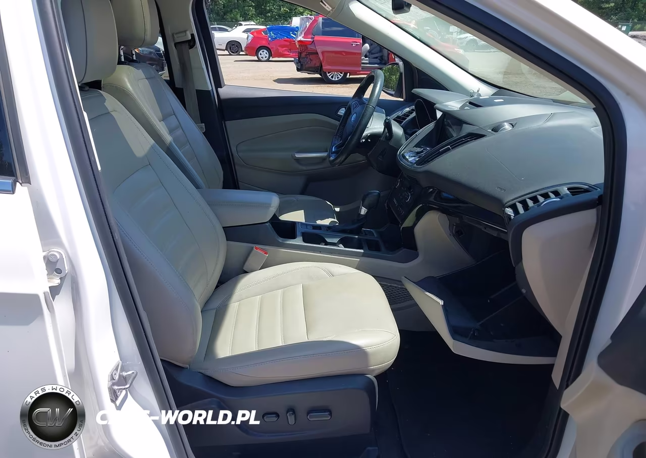 2017 Ford Escape Titanium VIN:1FMCU9J90HUA46768 - 5