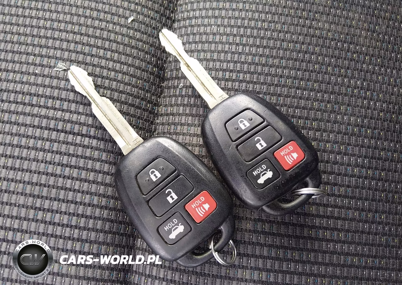 2015 Toyota Corolla S Plus VIN:5YFBURHE5FP194802 - 11