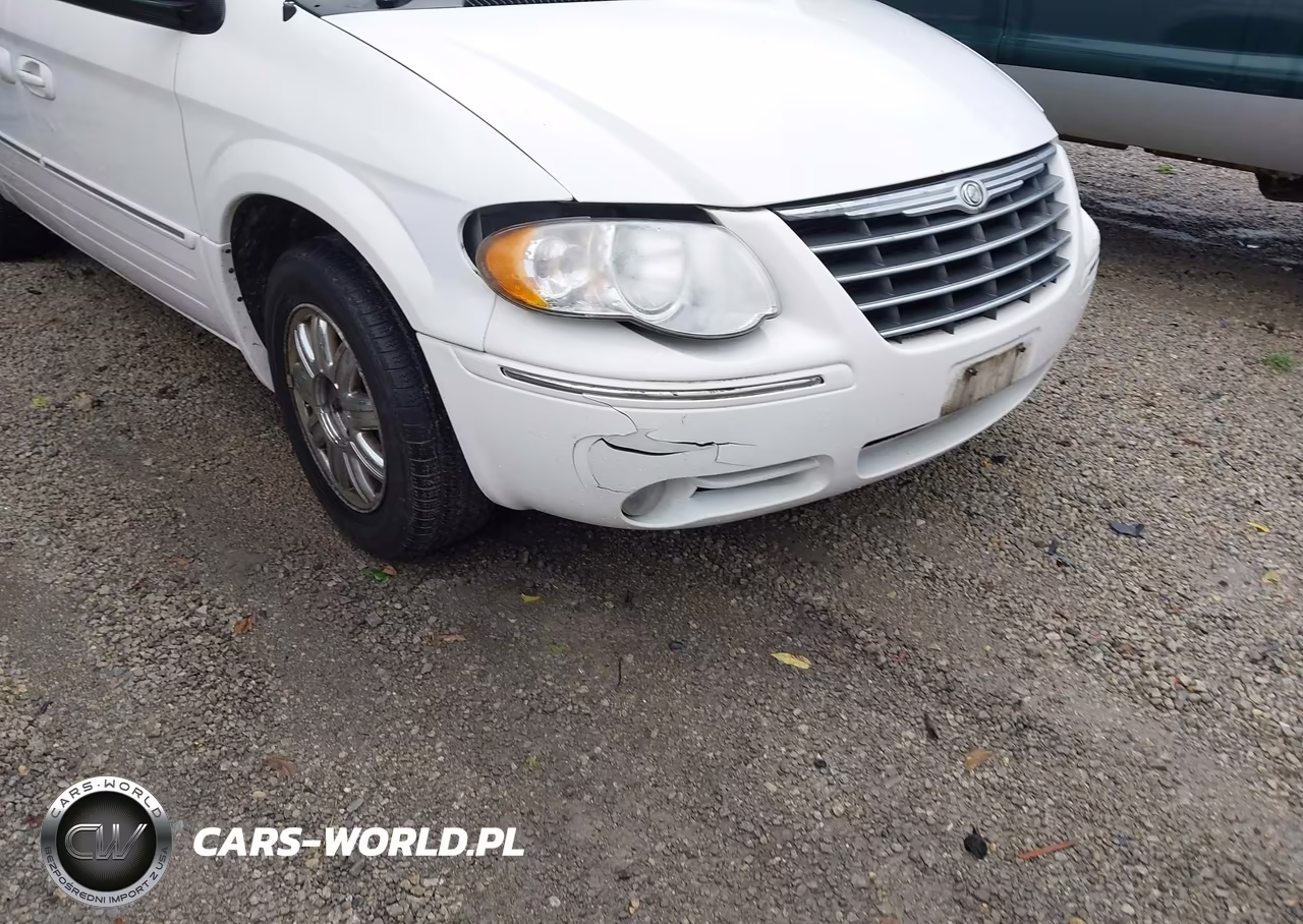2005 Chrysler Town & Country Limited VIN:2C4GP64L55R218515 - 13