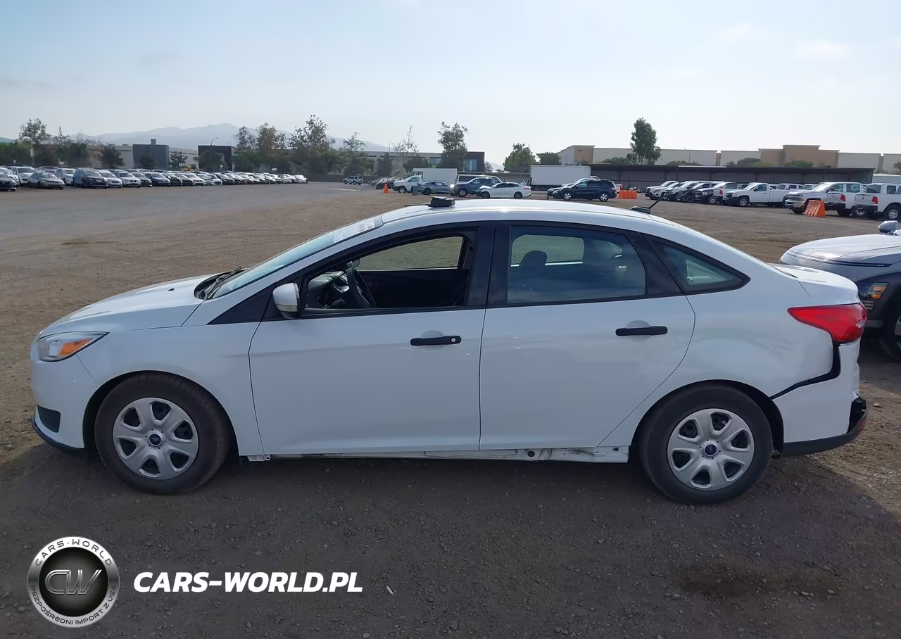 2018 Ford Focus S VIN:1FADP3E28JL278885 - 14