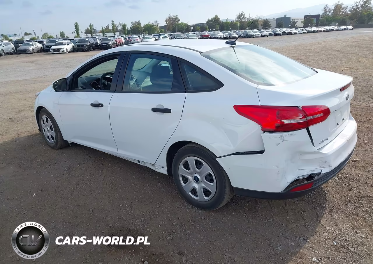 2018 Ford Focus S VIN:1FADP3E28JL278885 - 3