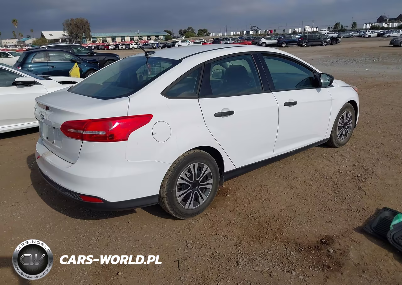 2018 Ford Focus S VIN:1FADP3E28JL278885 - 4