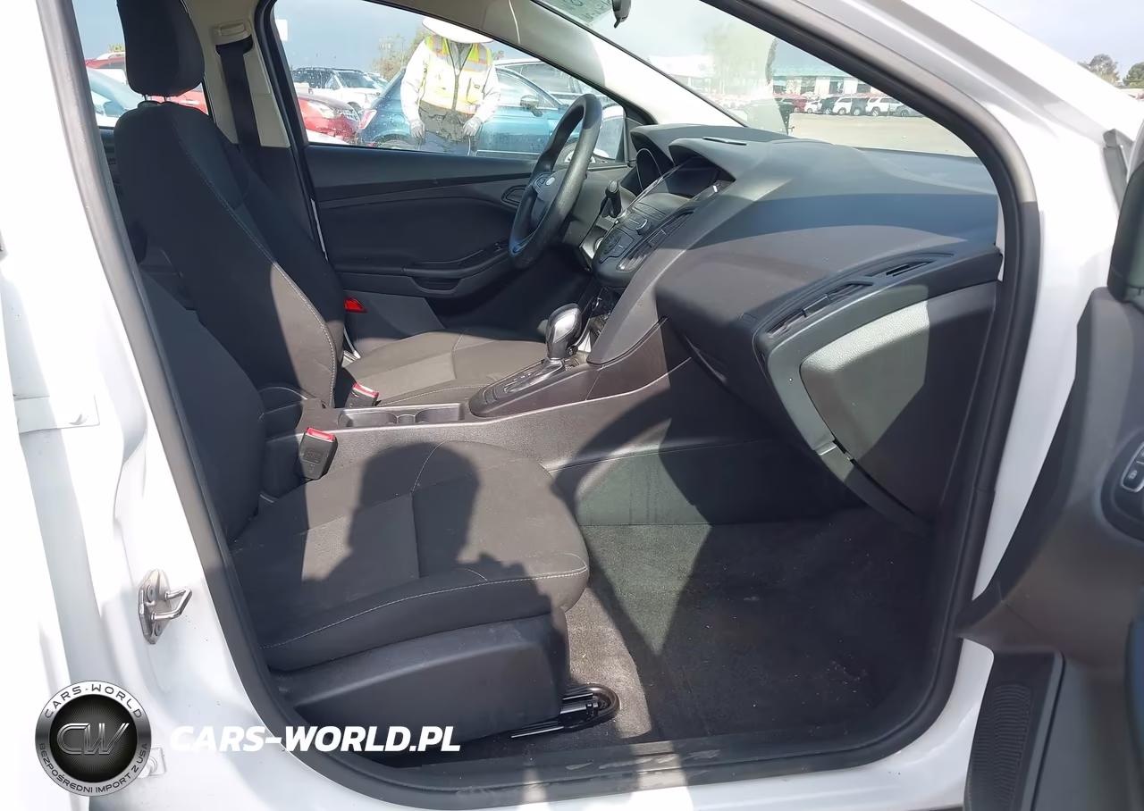 2018 Ford Focus S VIN:1FADP3E28JL278885 - 5