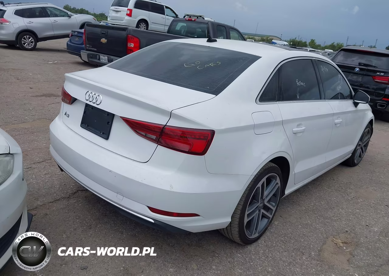 2019 Audi A3 40 Premium VIN:WAUAUGFF2K1010584 - 4