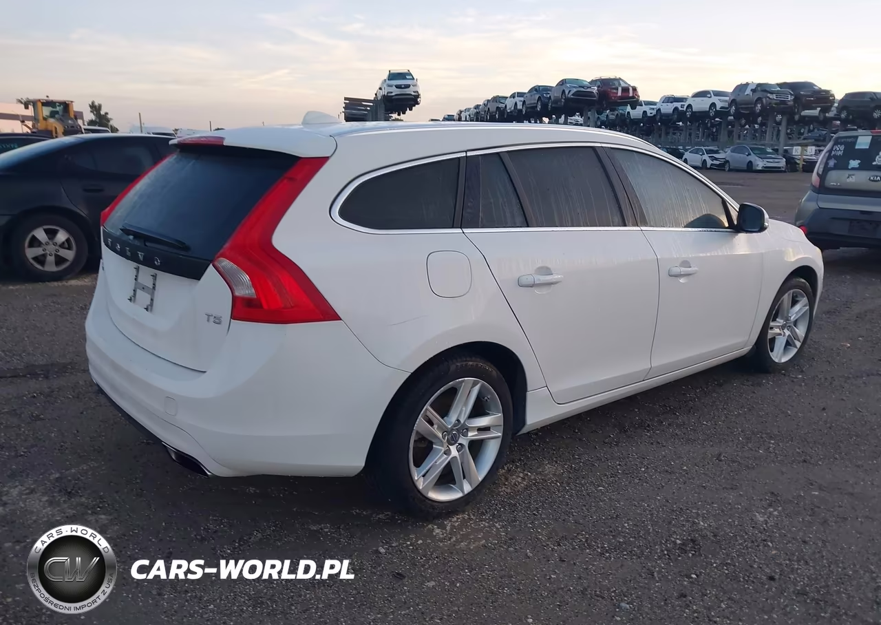 2015 Volvo V60 T5 Premier VIN:YV140MEB5F1213574 - 4