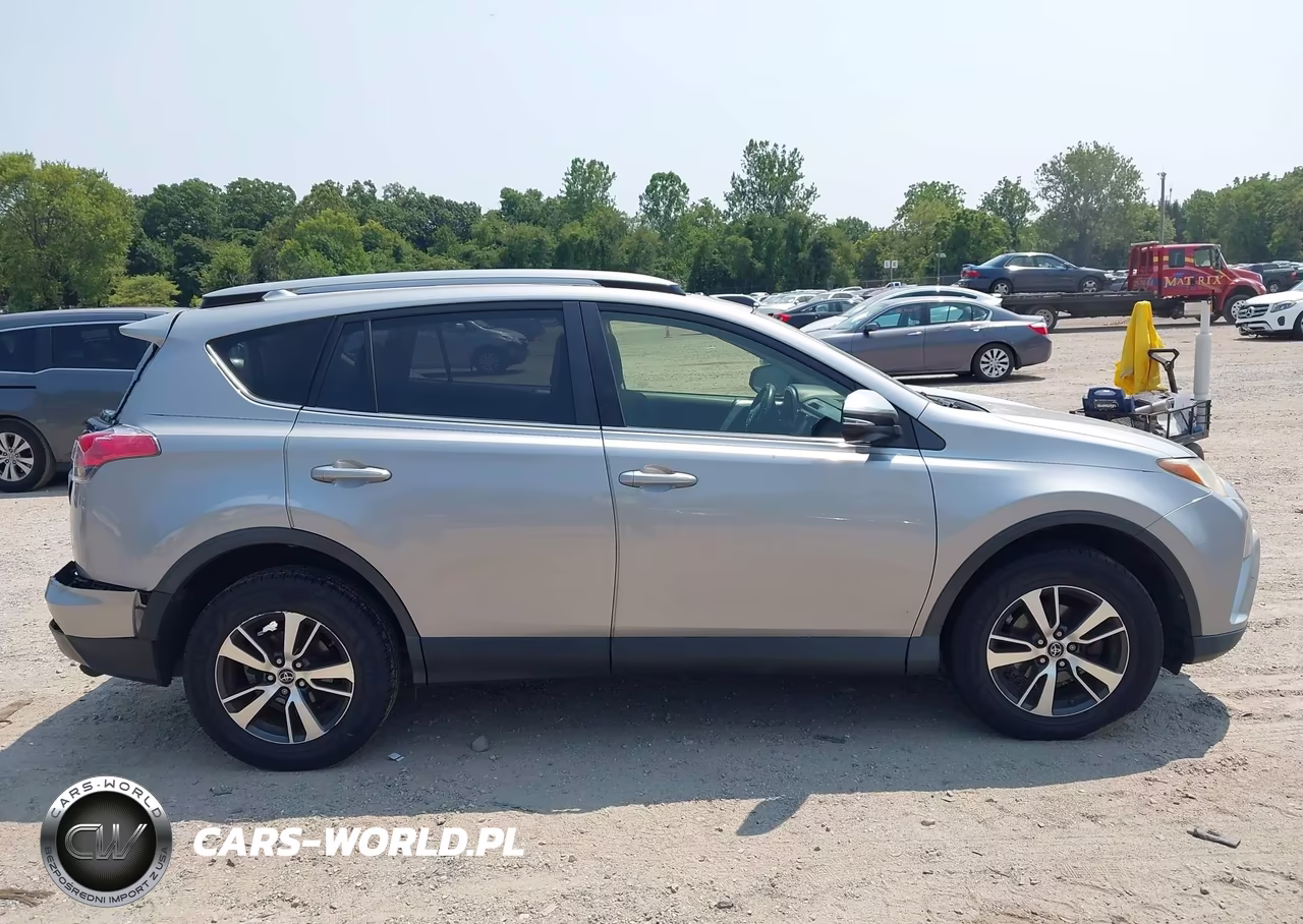 2018 Toyota Rav4 Xle VIN:JTMRFREV3JD238255 - 13