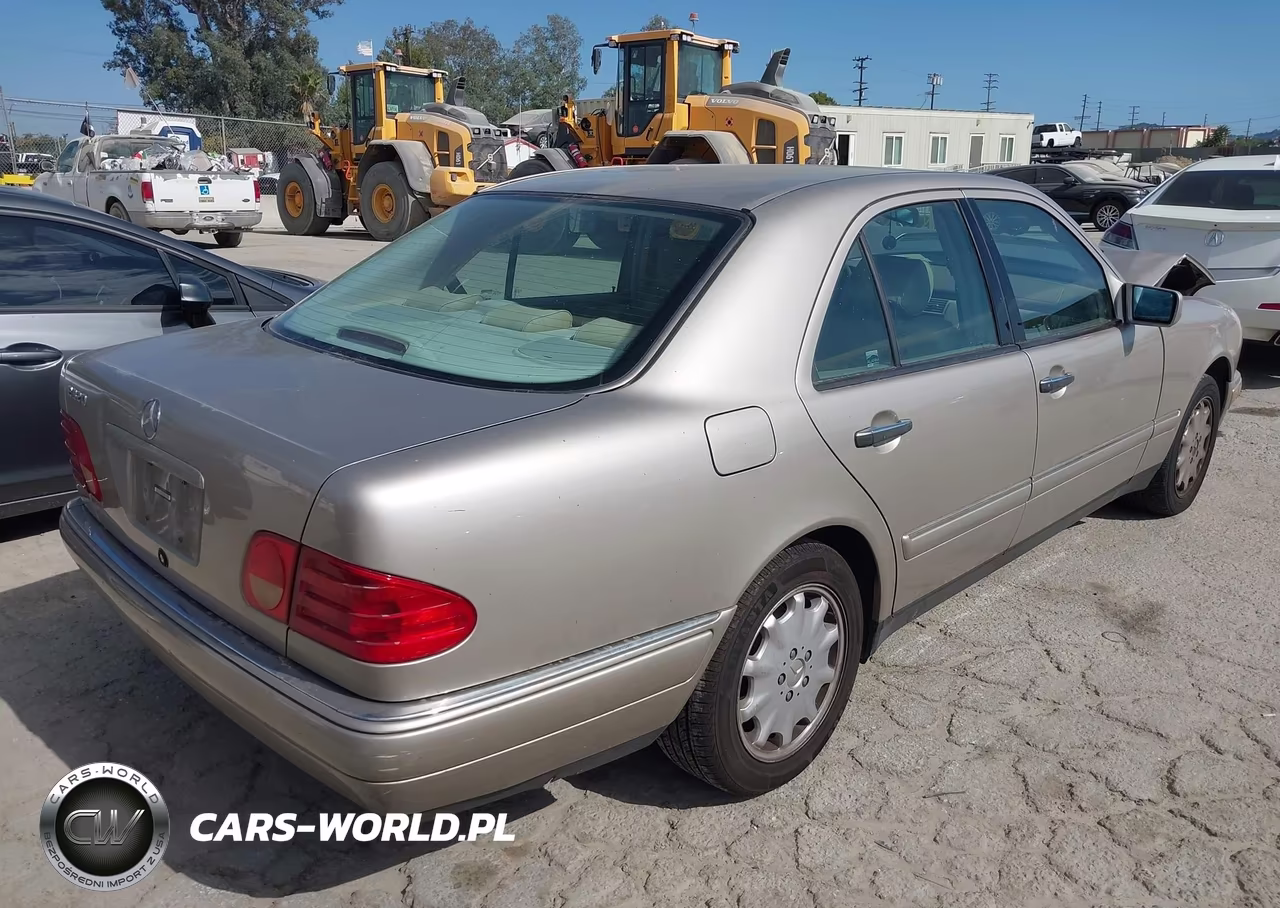 1999 Mercedes-Benz E 320 VIN:WDBJF65H4XA835090 - 4