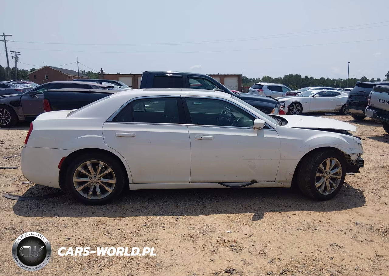 2016 Chrysler 300 Anniversary Edition VIN:2C3CCARG5GH278428 - 13