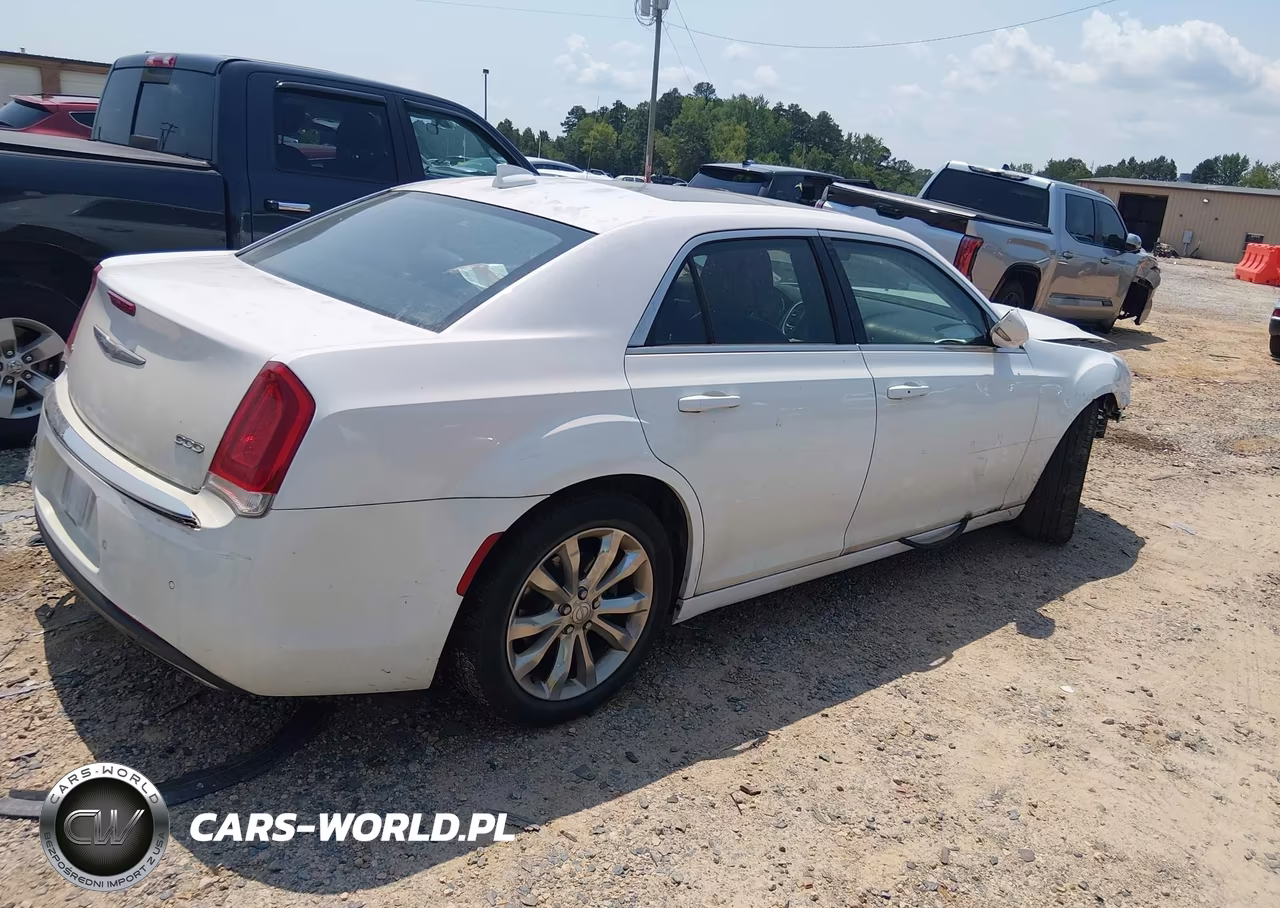 2016 Chrysler 300 Anniversary Edition VIN:2C3CCARG5GH278428 - 4