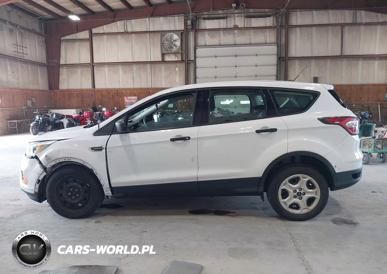 2017 Ford Escape S VIN:1FMCU0F7XHUB25495 - 15