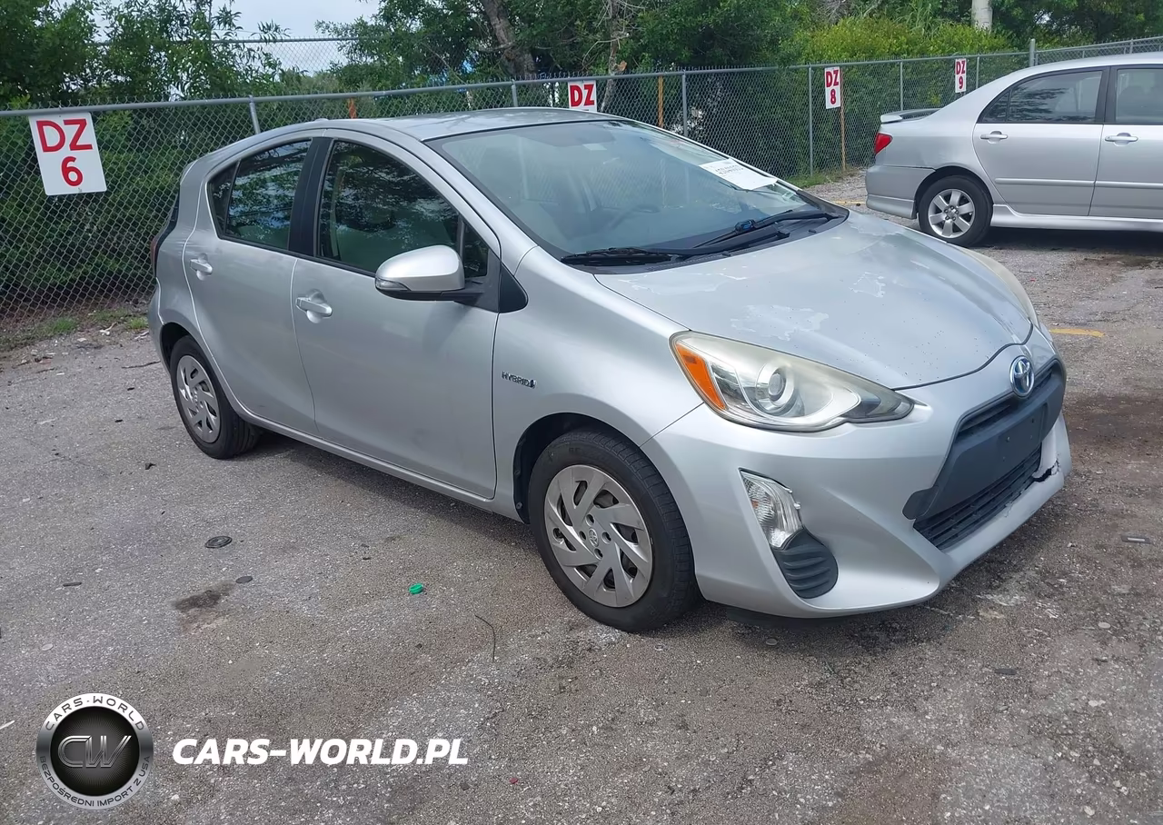 2016 Toyota Prius C One