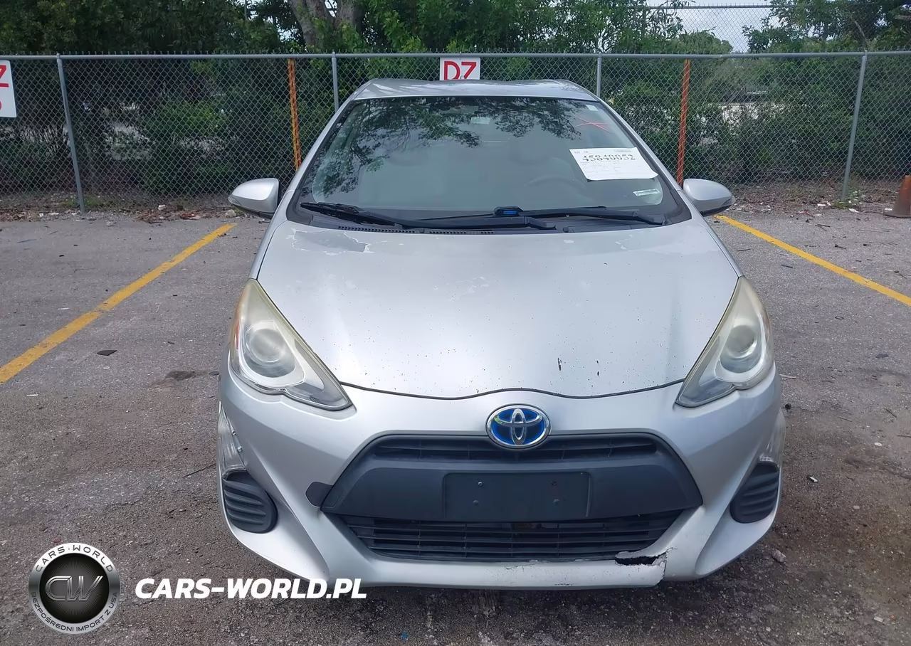 2016 Toyota Prius C One VIN:JTDKDTB36G1127085 - 12