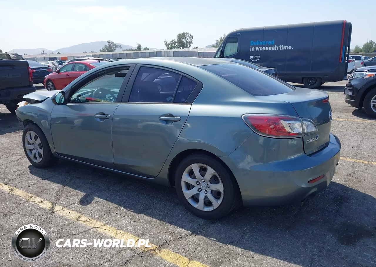 2012 Mazda Mazda3 I Sport VIN:JM1BL1UG1C1529386 - 3