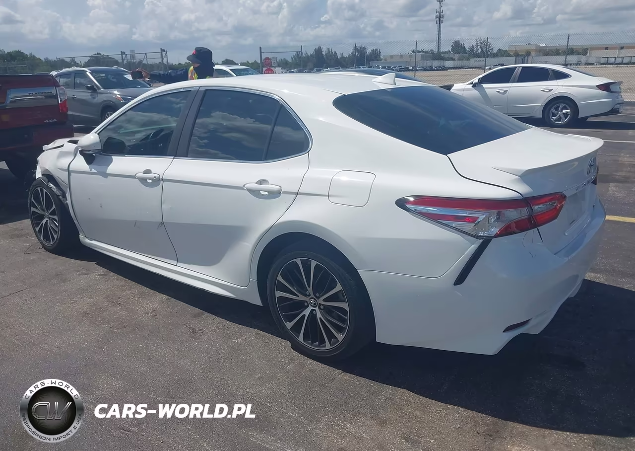 2019 Toyota Camry Se VIN:4T1B11HK4KU853266 - 3