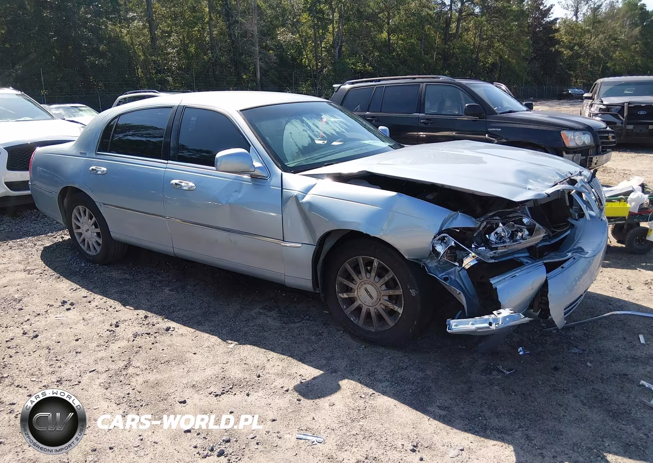 2007 Lincoln Town Car Signature