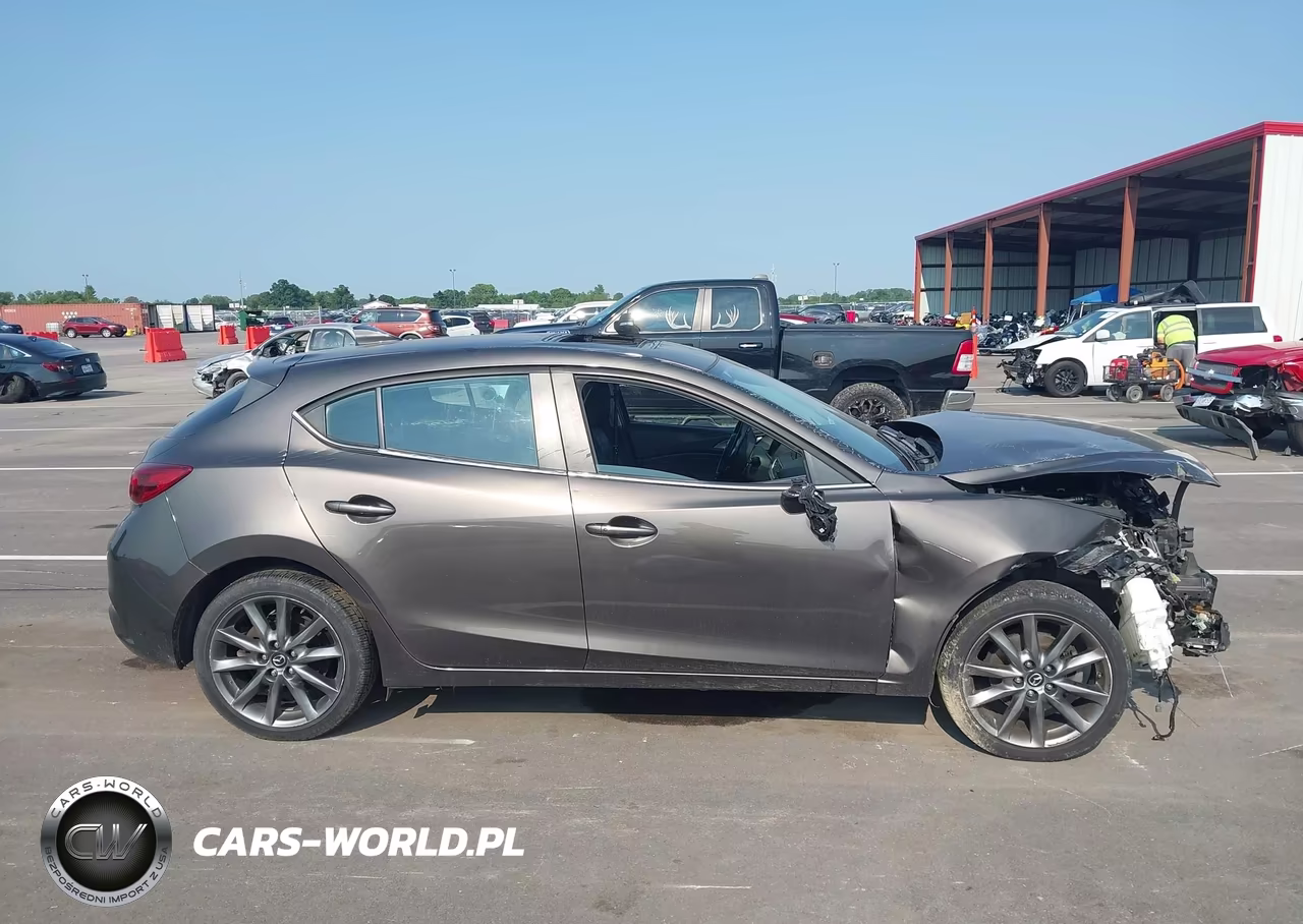 2018 Mazda Mazda3 Grand Touring VIN:3MZBN1M3XJM165392 - 12