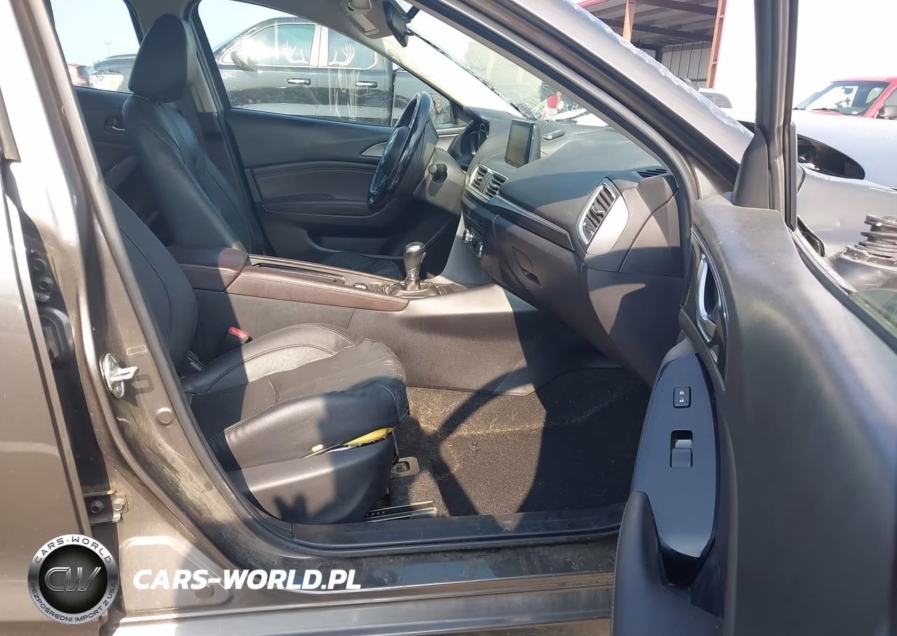2018 Mazda Mazda3 Grand Touring VIN:3MZBN1M3XJM165392 - 5