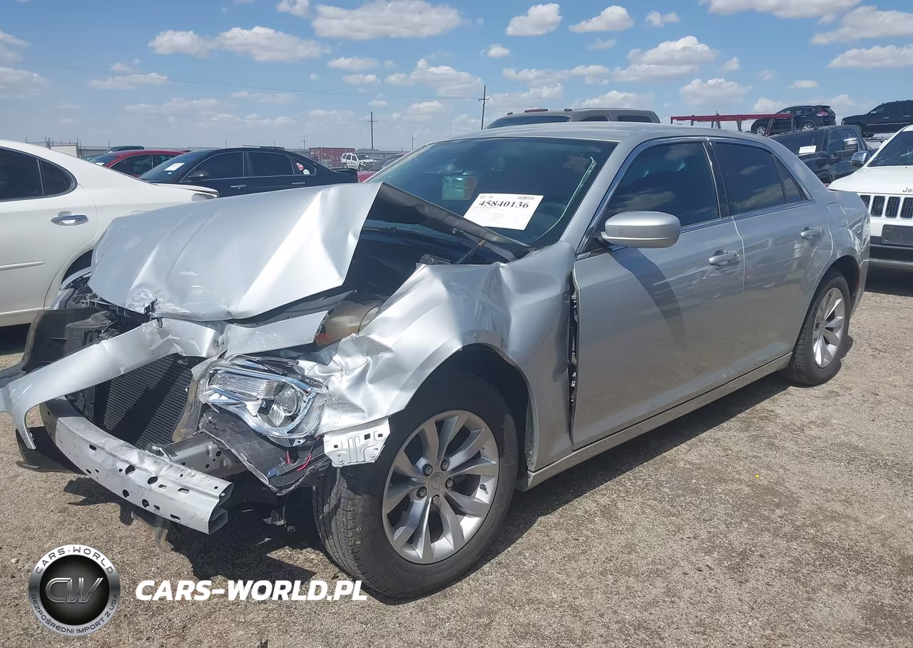 2020 Chrysler 300 Touring VIN:2C3CCAAG3LH189561 - 2
