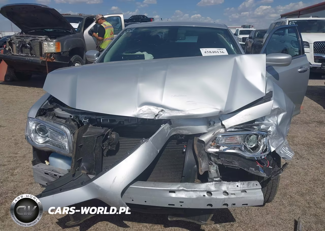 2020 Chrysler 300 Touring VIN:2C3CCAAG3LH189561 - 6