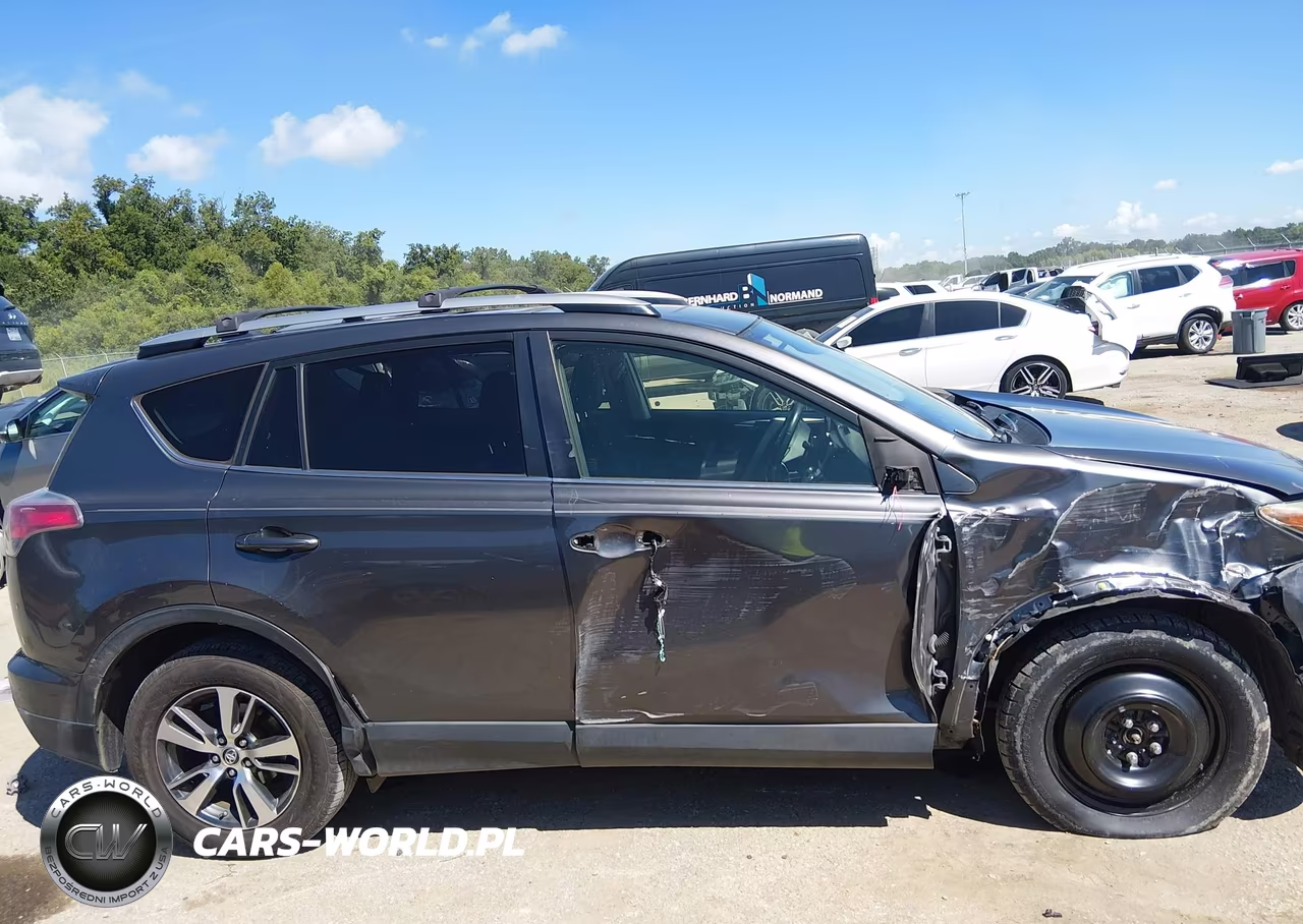 2017 Toyota Rav4 Xle VIN:JTMWFREV8HJ132625 - 13
