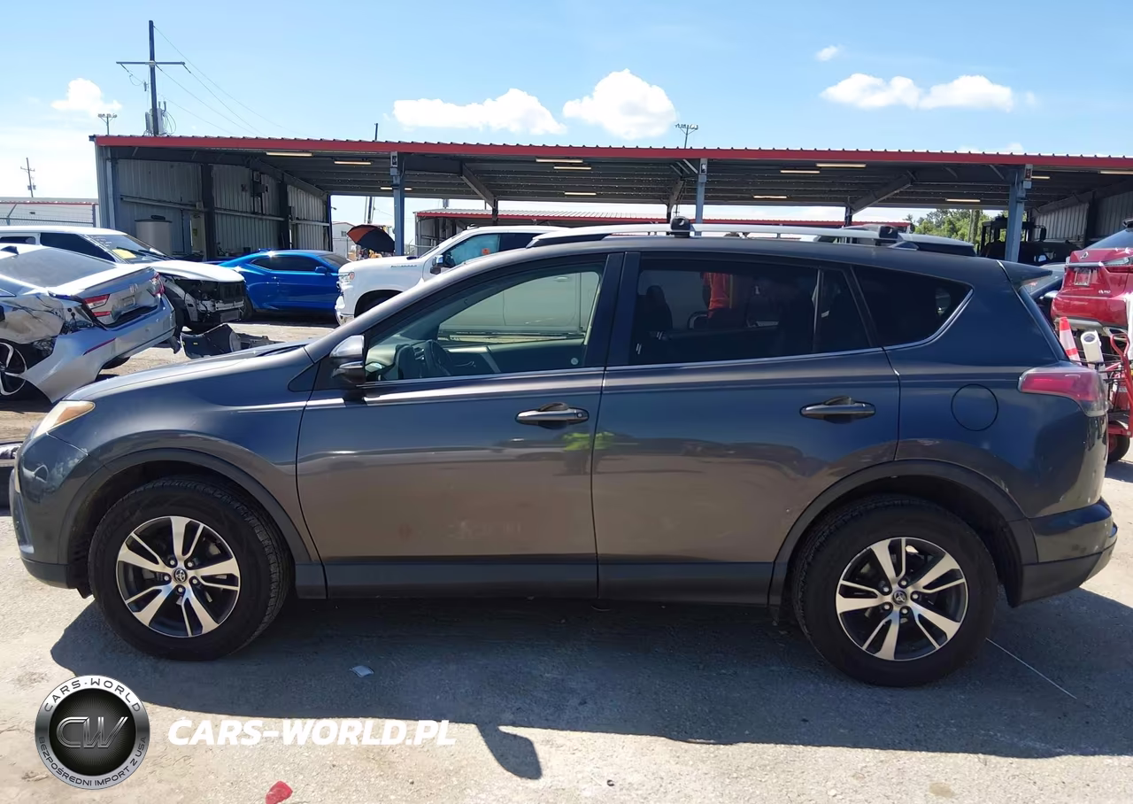 2017 Toyota Rav4 Xle VIN:JTMWFREV8HJ132625 - 14