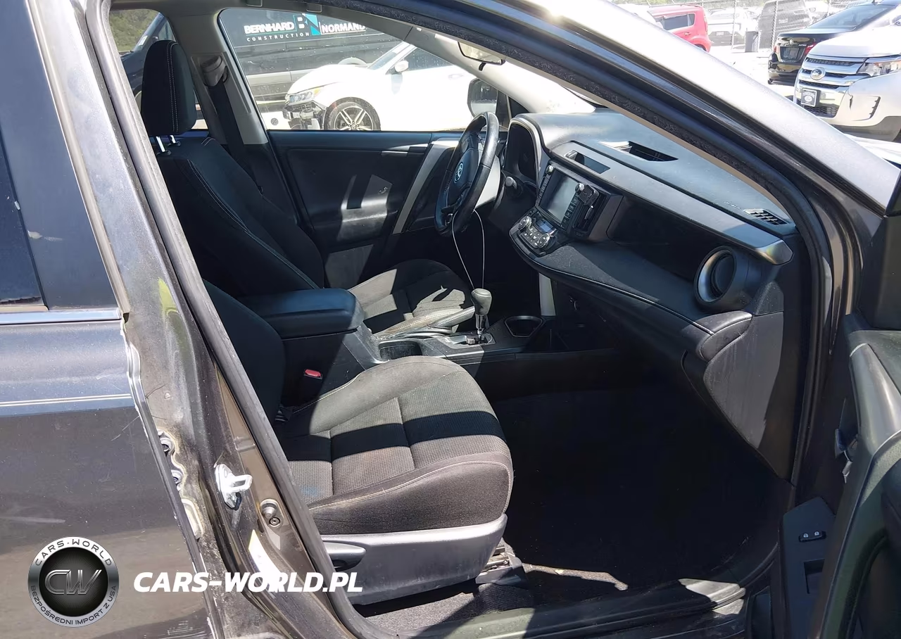 2017 Toyota Rav4 Xle VIN:JTMWFREV8HJ132625 - 5