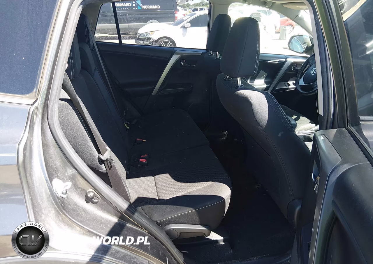 2017 Toyota Rav4 Xle VIN:JTMWFREV8HJ132625 - 8